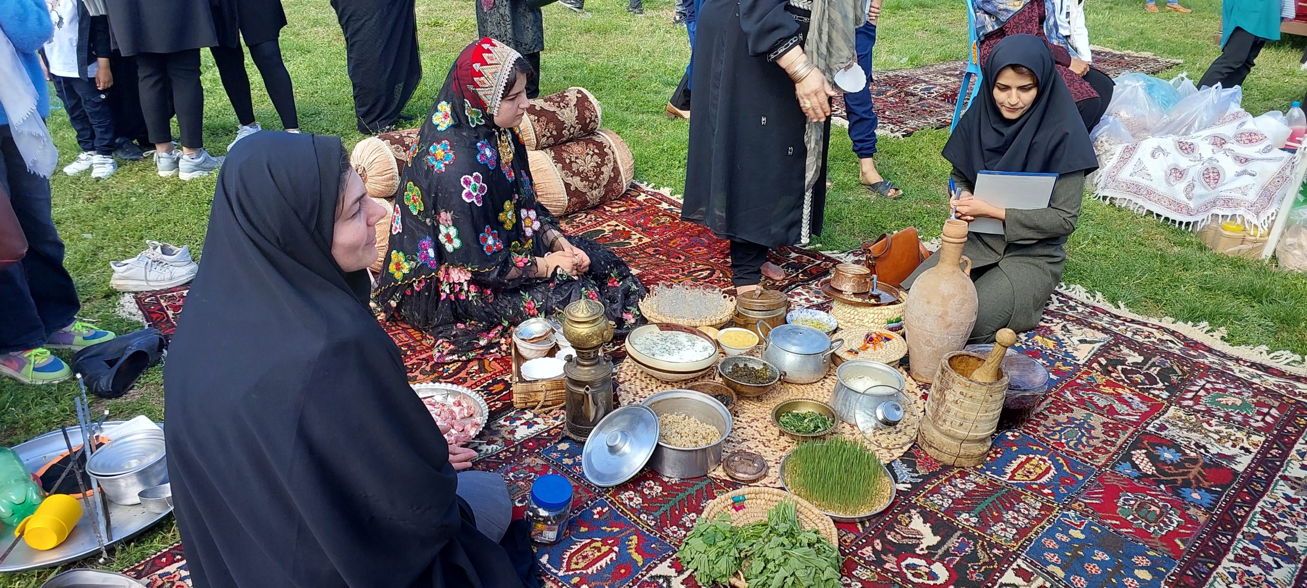 سومین جشنواره غذاهای سنتی ایرانی قلعه تُل سومین جشنواره غذاهای سنتی ایرانی قلعه تُل
